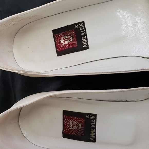 Anne Klein Whips Kid Leather Ivory 1" Heel Flats 8N Snake Look In Original Box - Picture 4 of 14